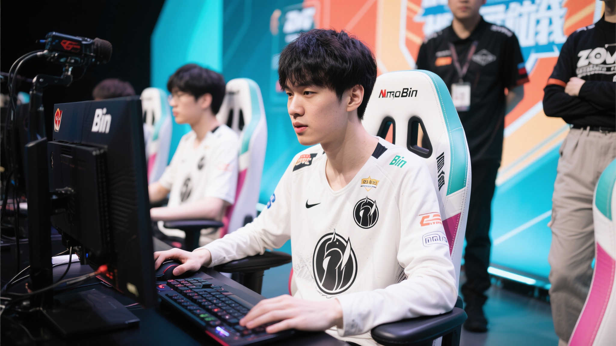 MSI止步后采访,Bin自信宣言:我的上路实力始终在线 MSI止步后采访,Bin自信宣言:我的上路实力始终在线